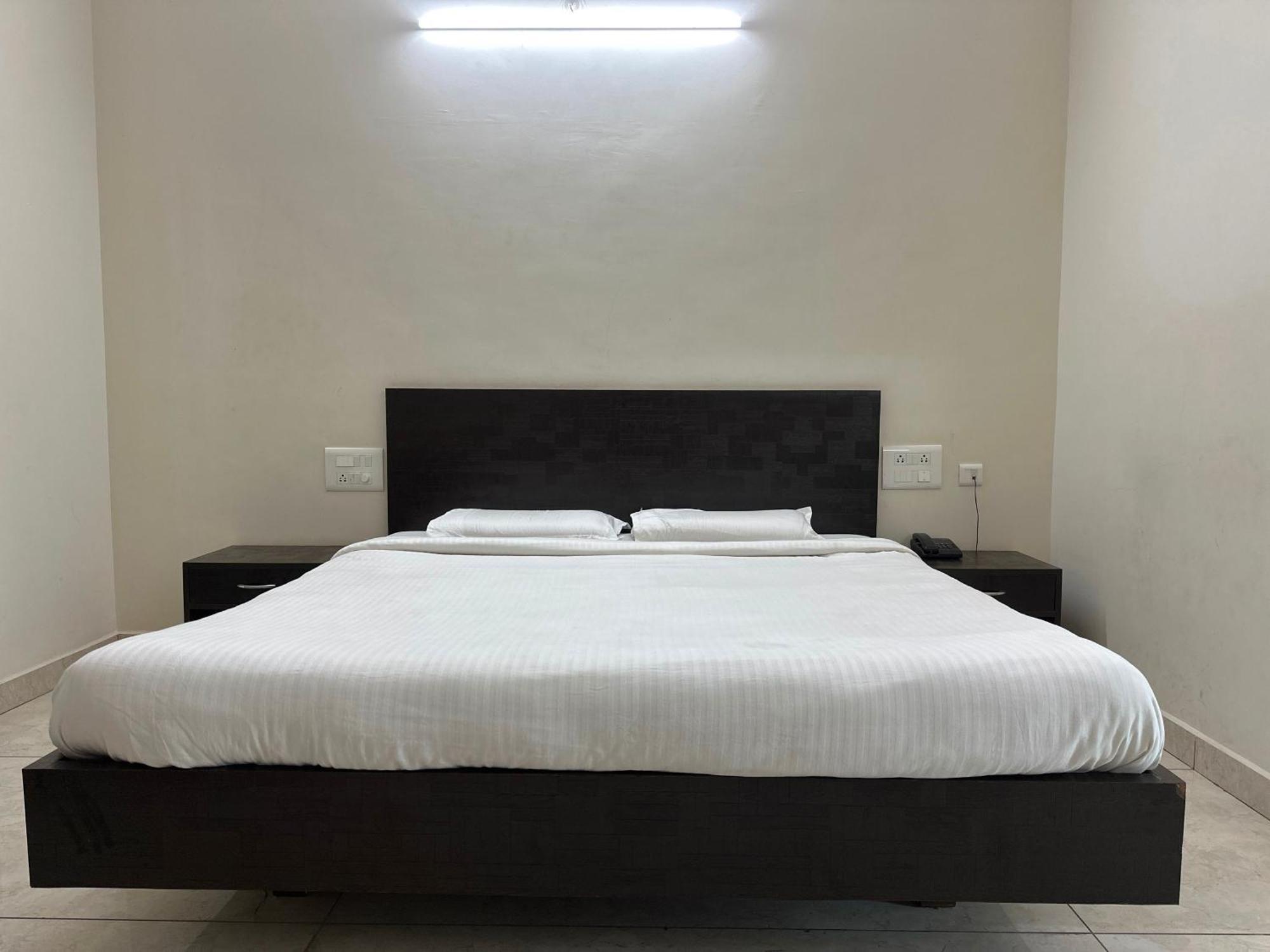 Super Hotel O Sar Residency Nanjangud Eksteriør billede
